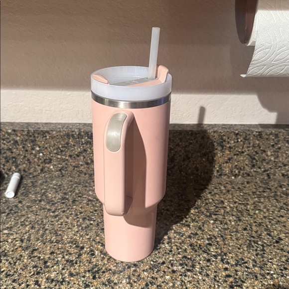 STANLEY Quencher Blush Pink 40oz - Picture 2 of 6